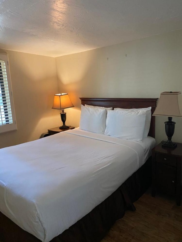 Carmel Resort Inn image 15